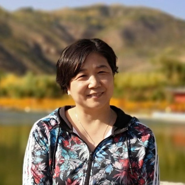 何丽芳