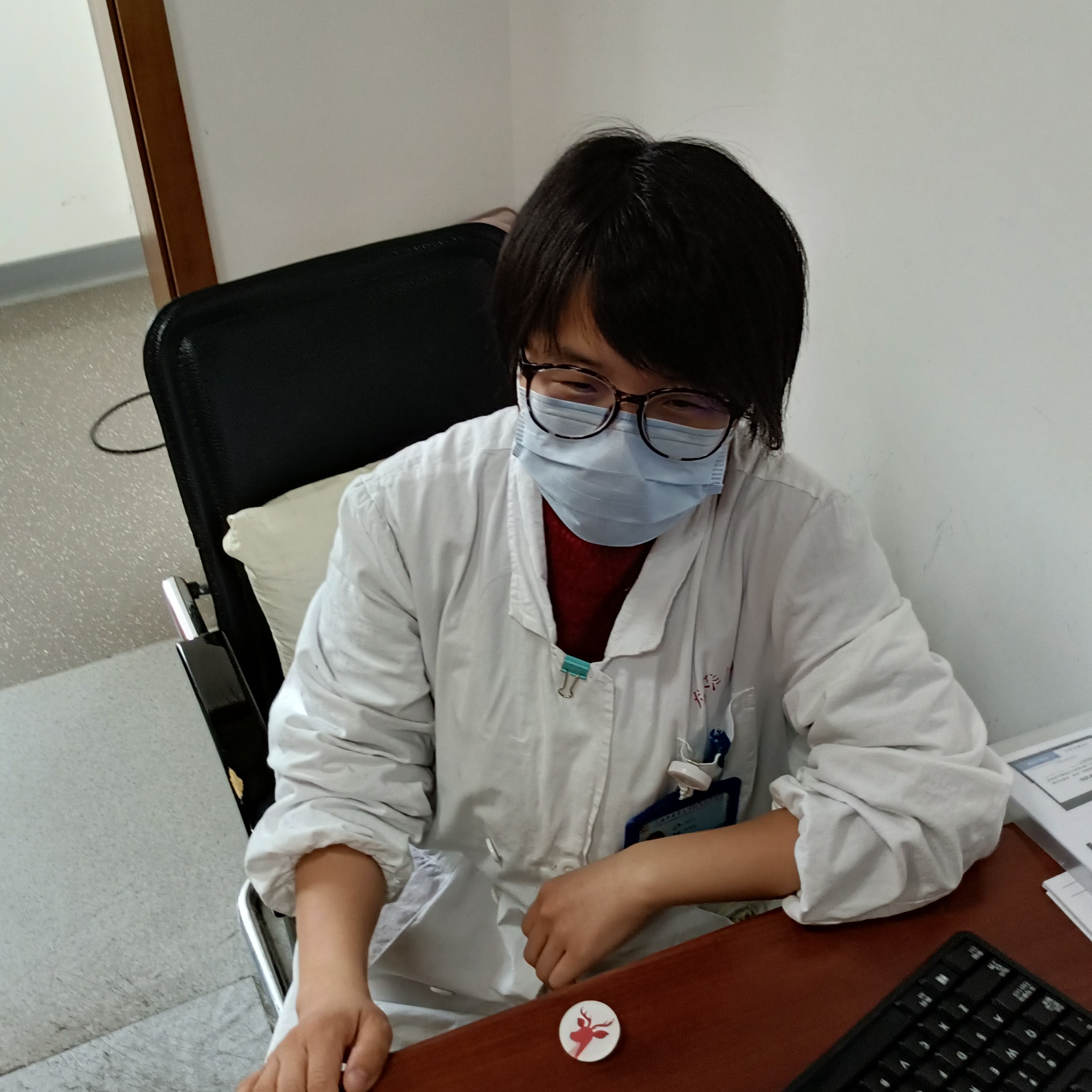 邓予新