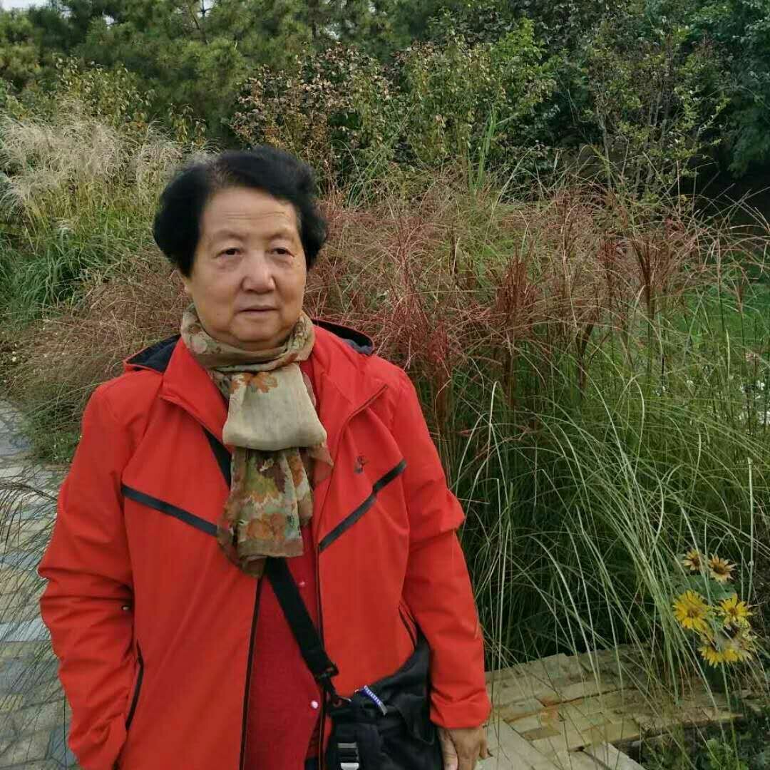 李秀英