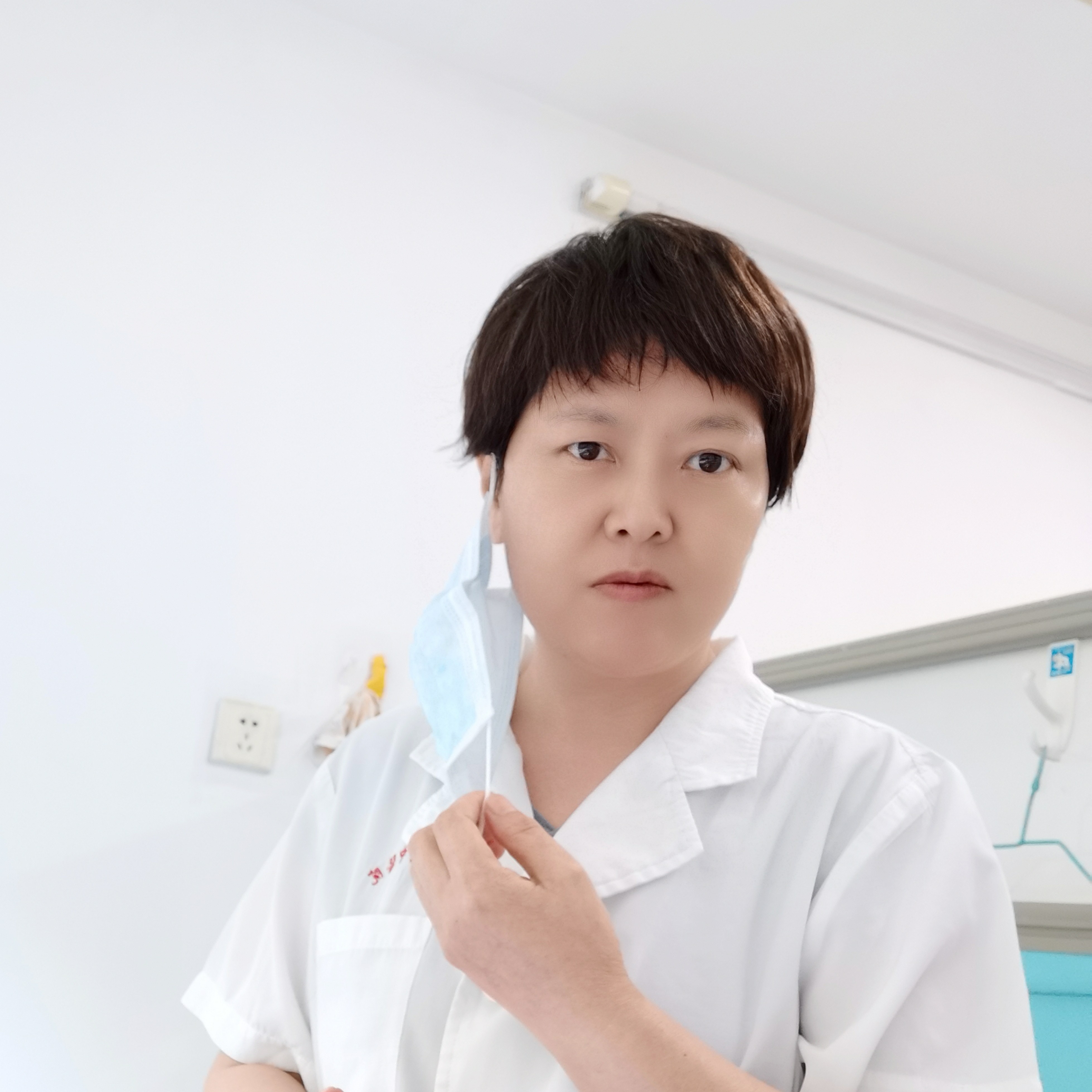赵玲