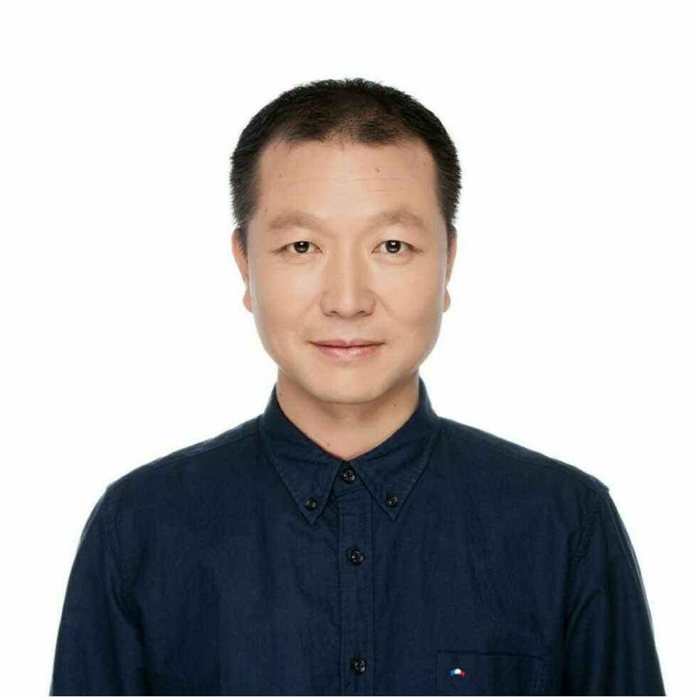 李勃
