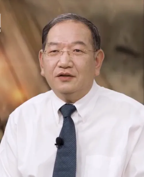 张洪春