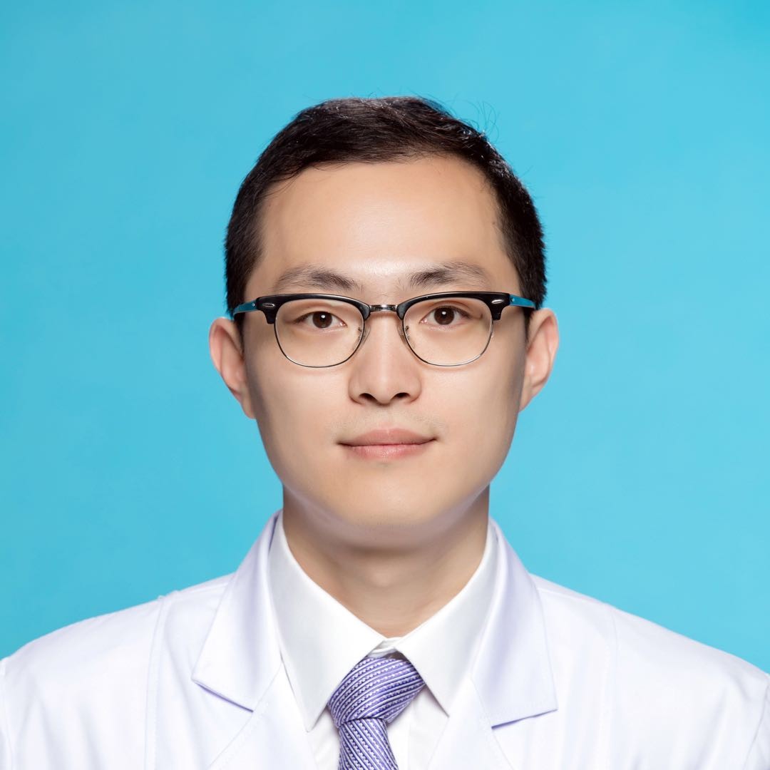 李䶮