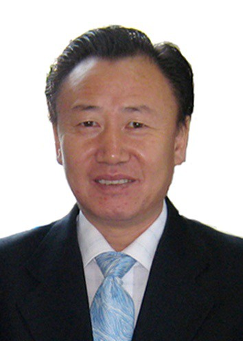 卢秉久