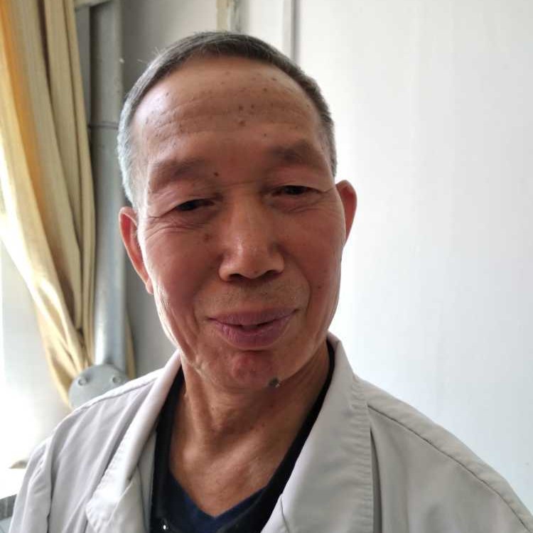 唐由君
