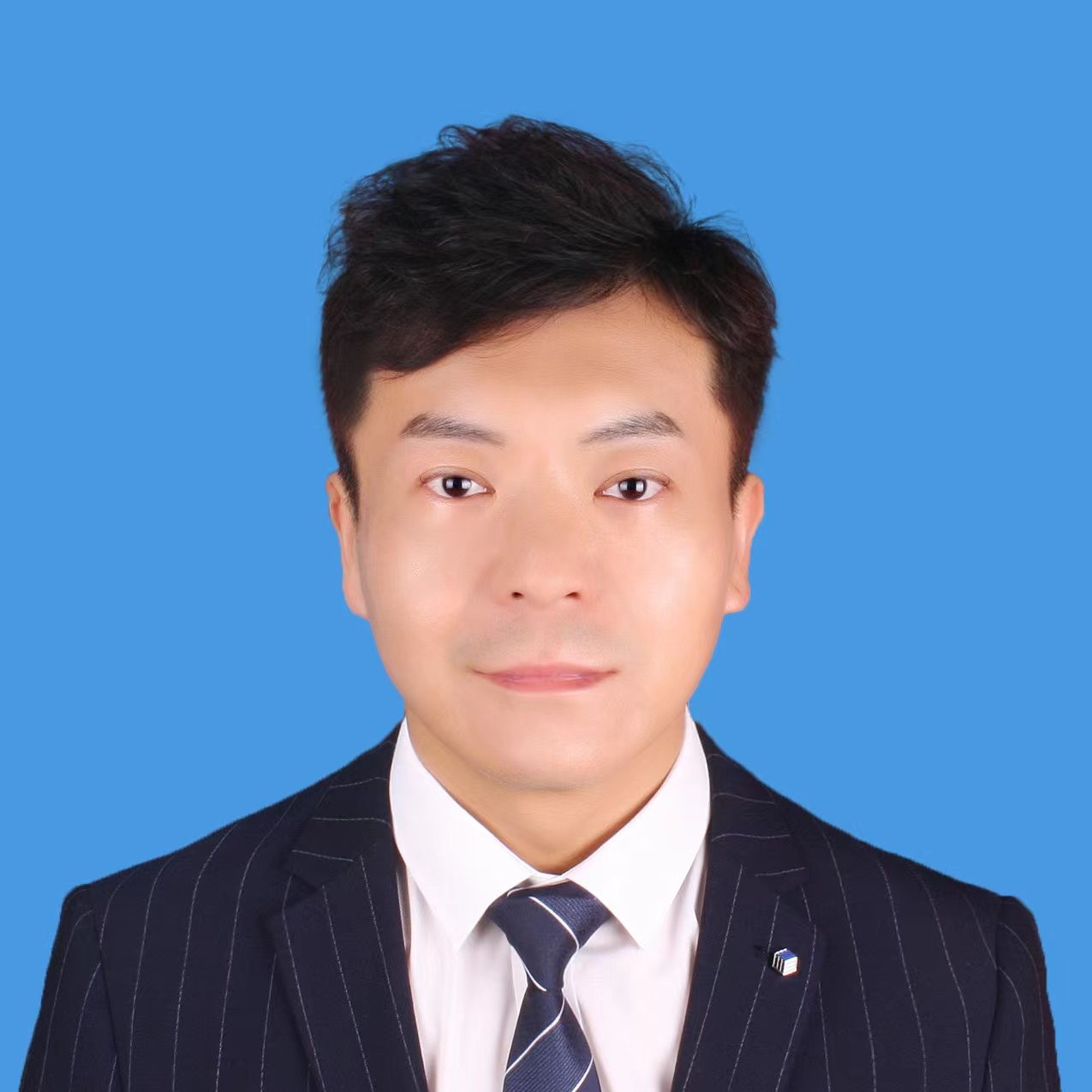 王震