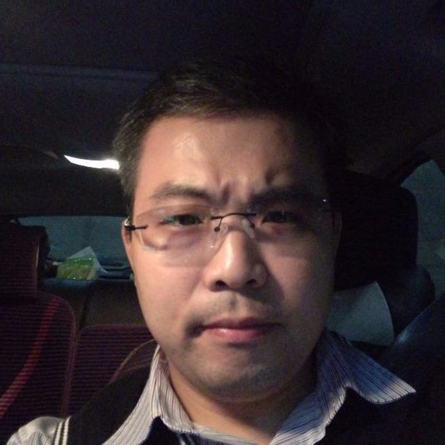 李亮