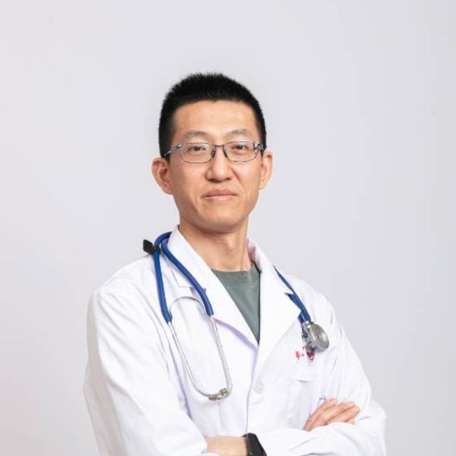 张轶群