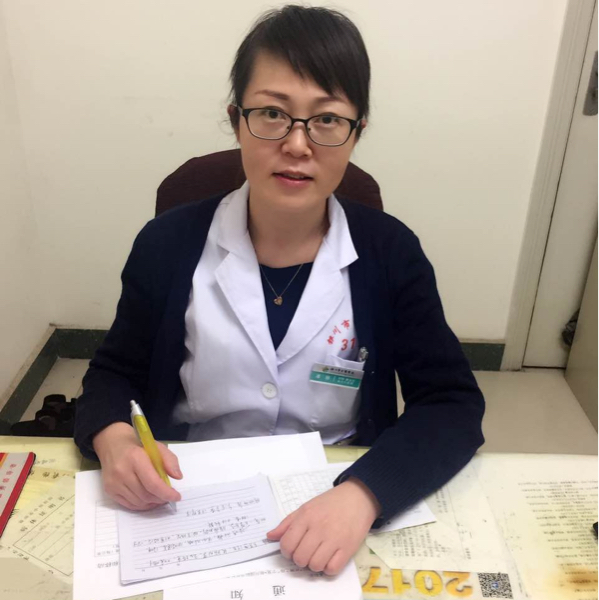 潘丽