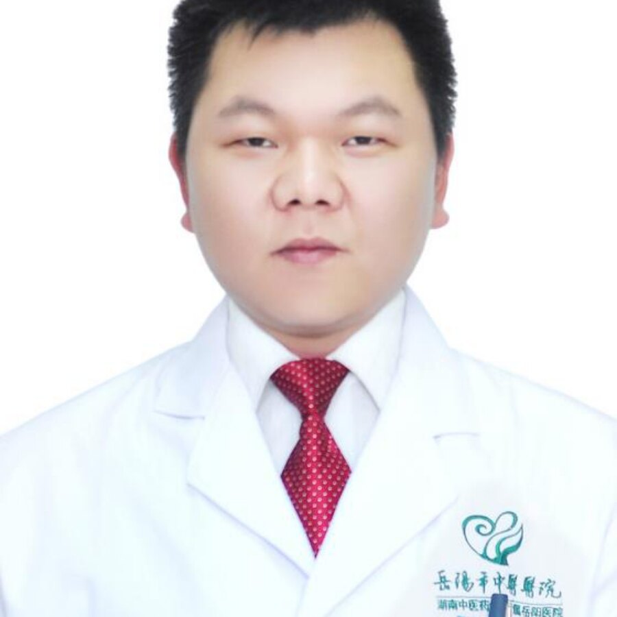 李亮