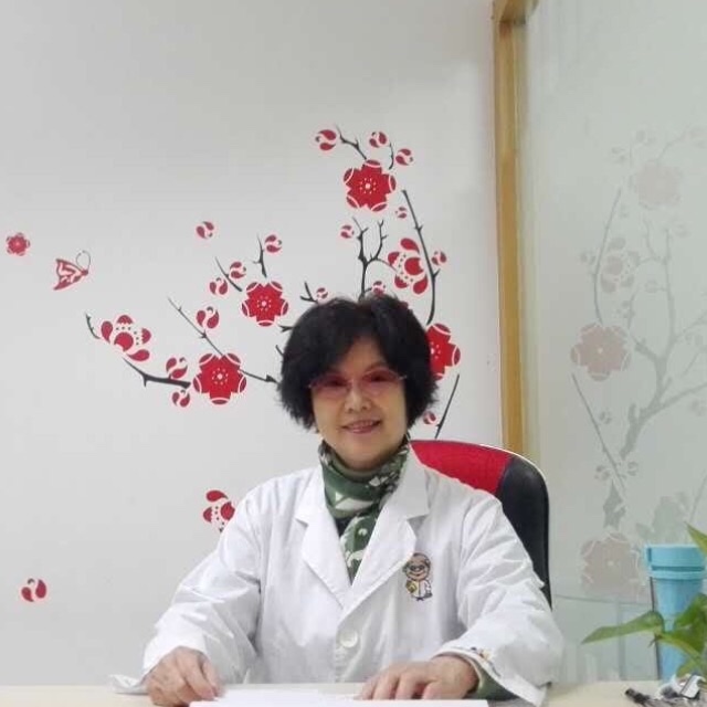 黄月媚