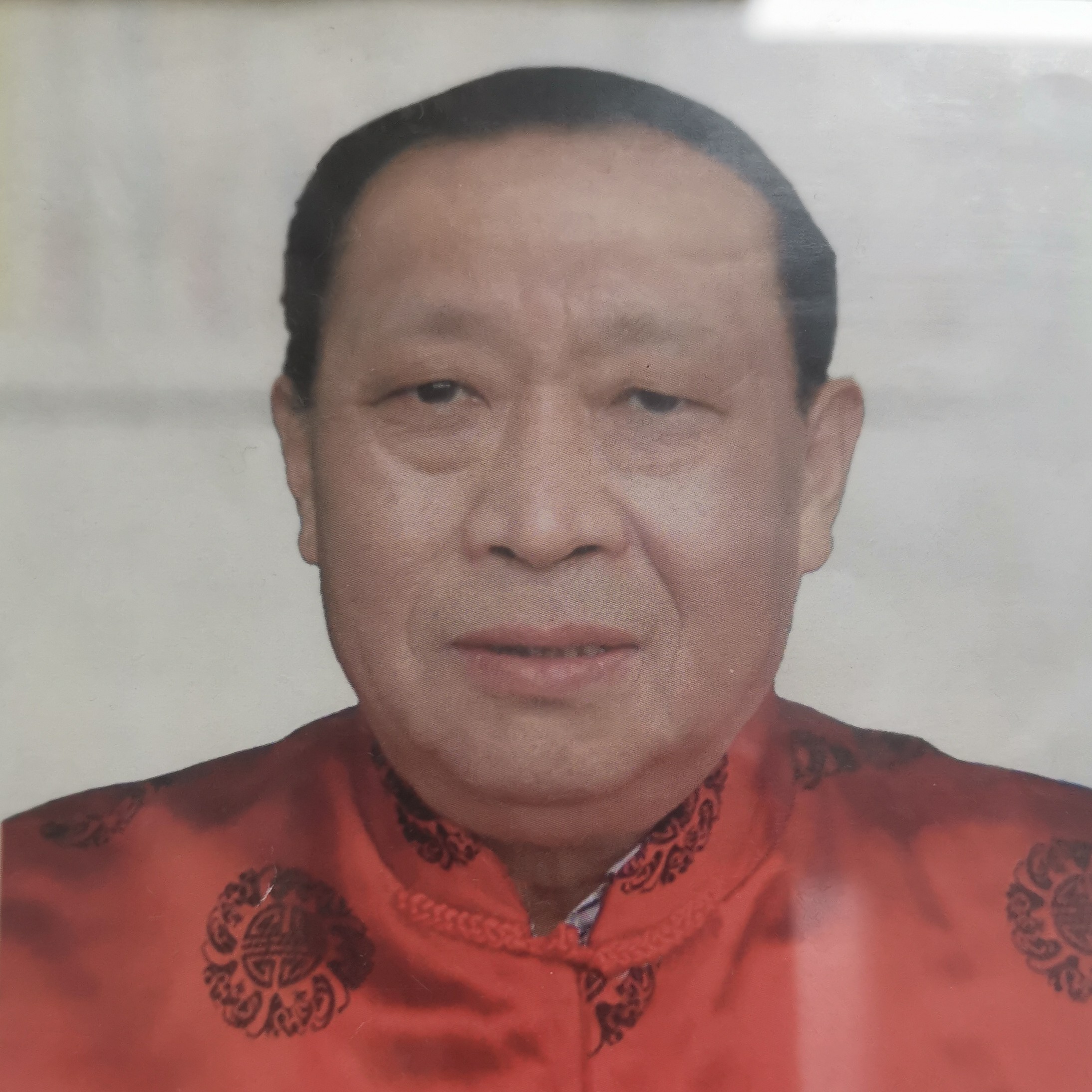 贺德中