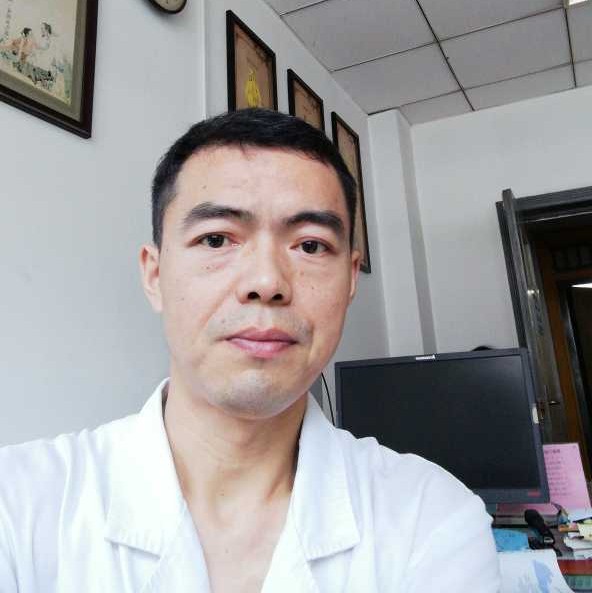 李伟