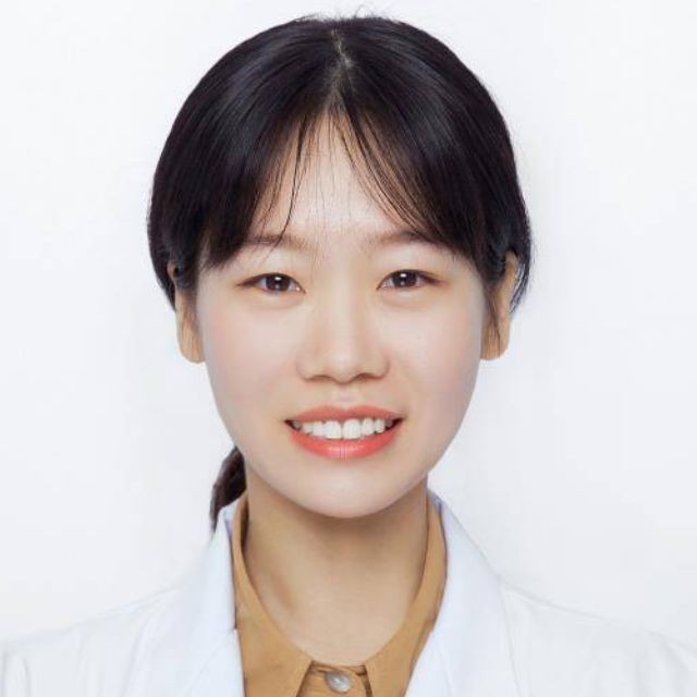 程莉