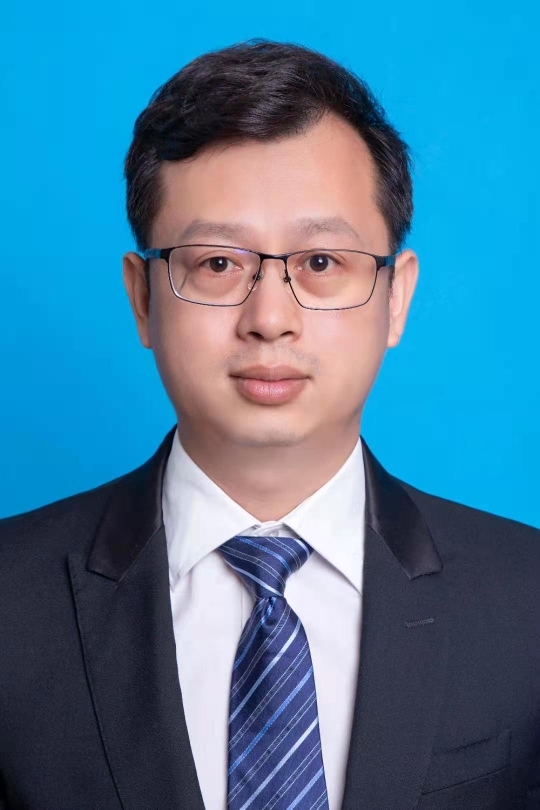 李轶群