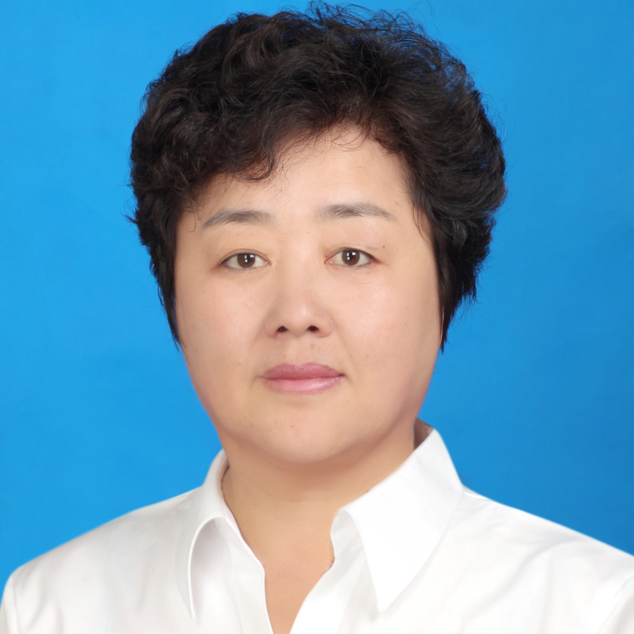 於江寅