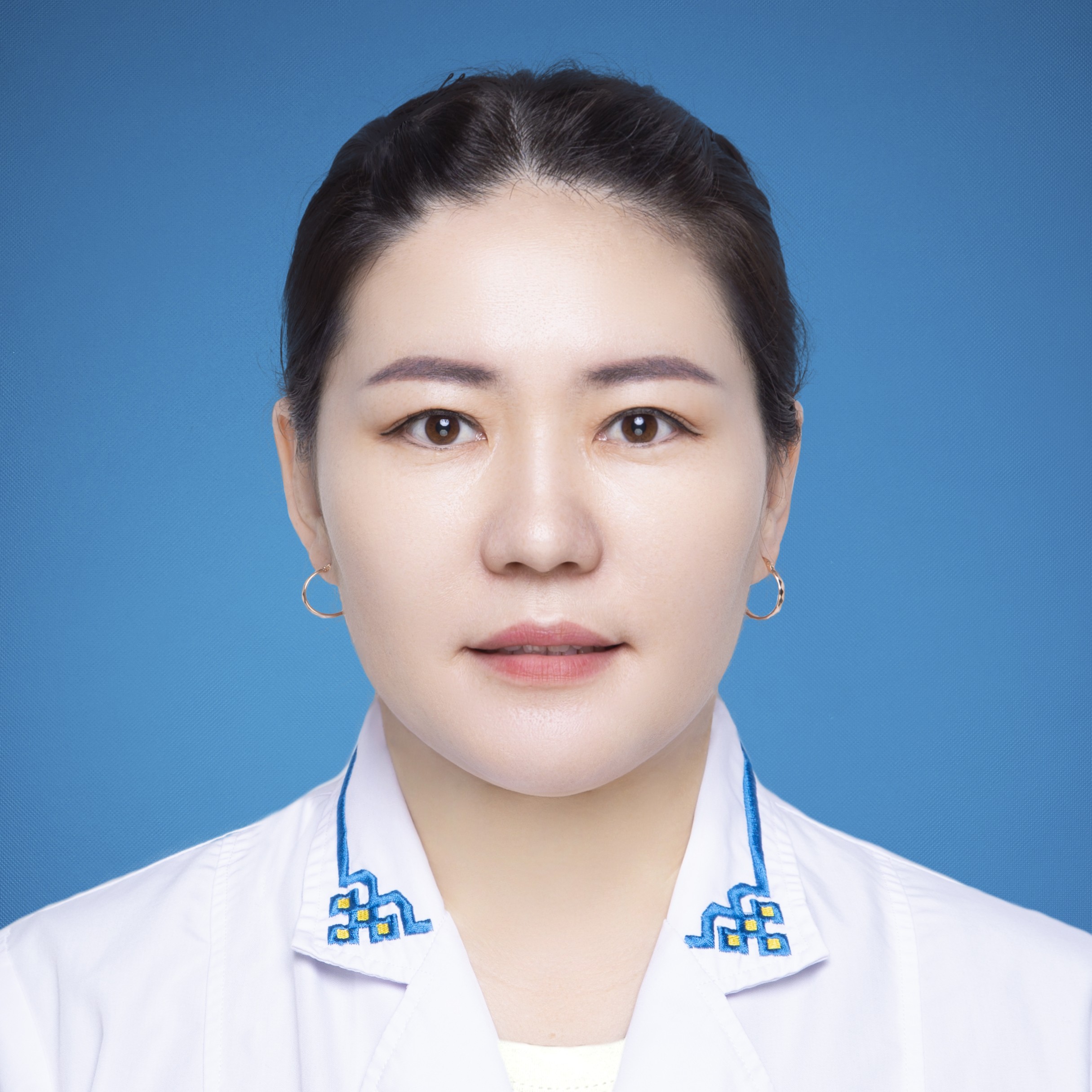 阿荣其其格