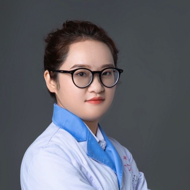 黄玲