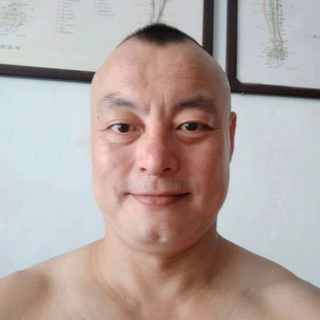 张震