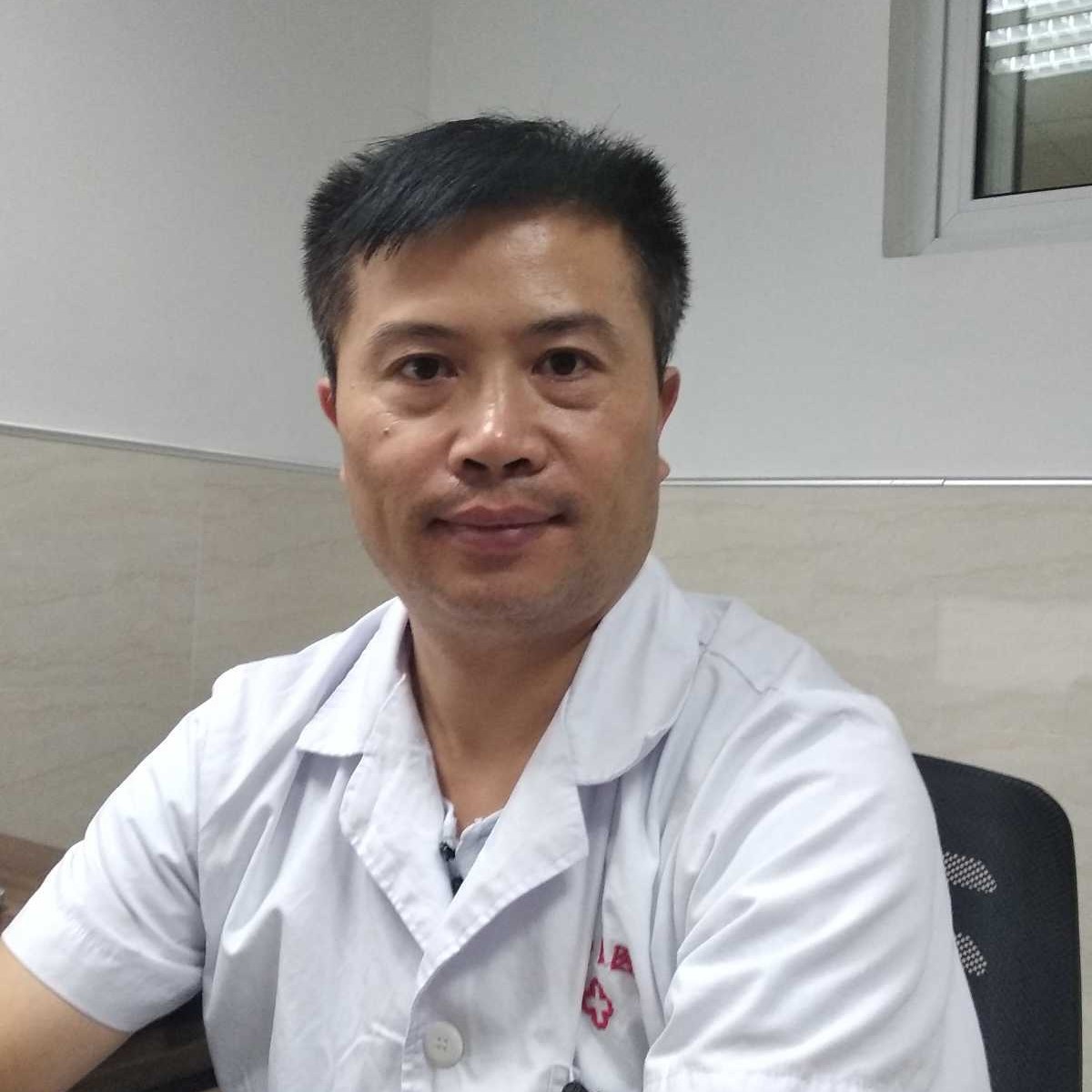 梅小华