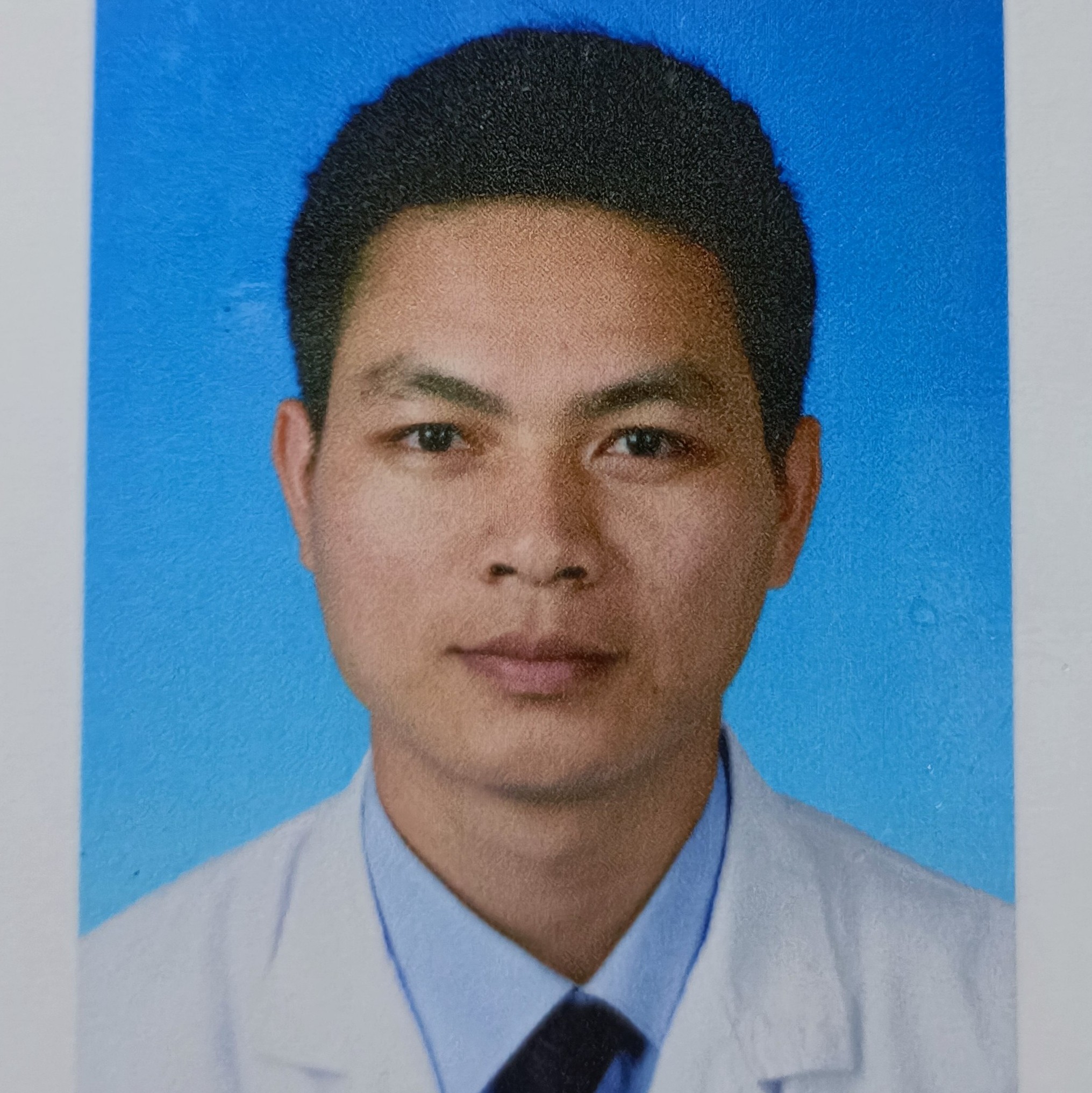 李华