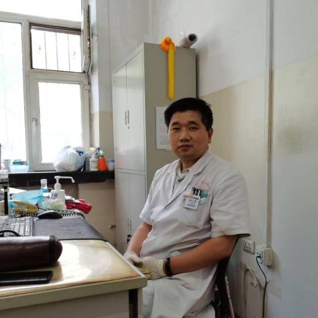 李龙